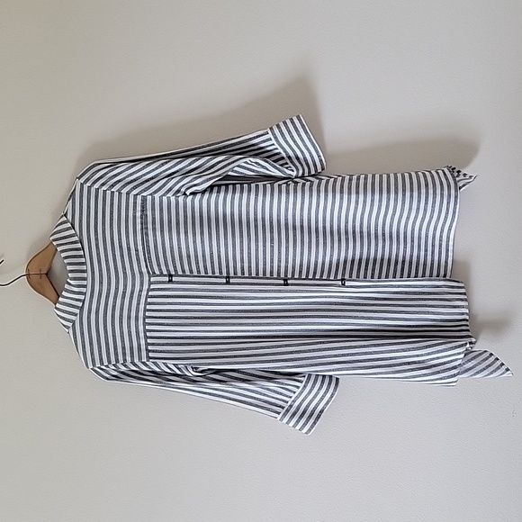 Soft Surroundings Grey Stripe Asymmetrical Button Down Tunic Size XS - Picture 6 of 7